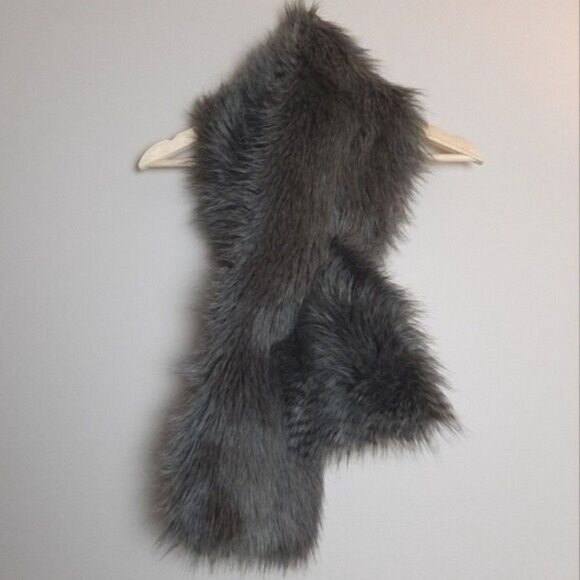 CLUB MONACO Faux Fur & Silk Lining Scarf Grey Sz O/S - Picture 2 of 6
